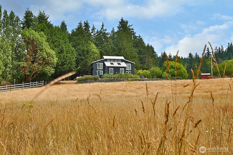 3rd image of 5537 Bayview Road