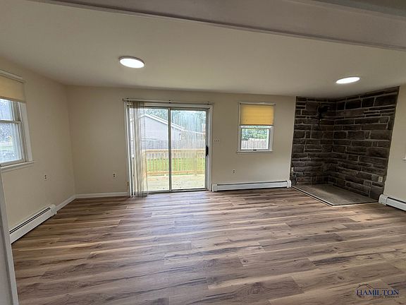 3rd image of 2804 River Rd #1