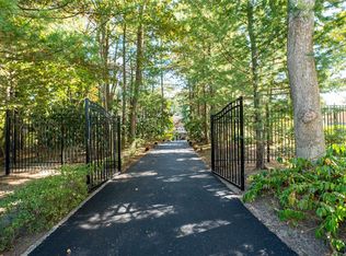 15 Creston Ter, Northport, NY 11768