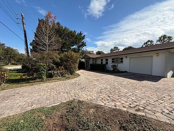 3rd image of 1012 Country Club Way S