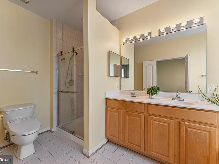 6002 Saint Hubert Ln — Photo 17