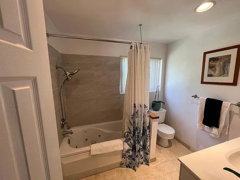 352 West Rd — Photo 7