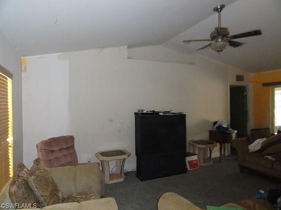 4th image of 518 Aspen Ave S