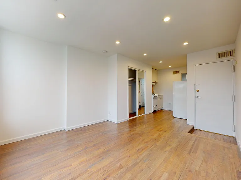 253 3rd St #2D — Photo 4