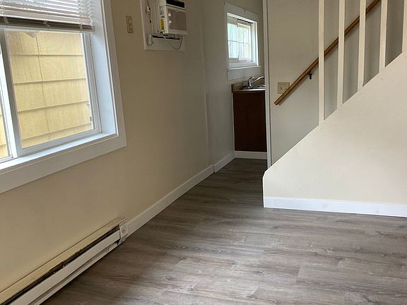 2nd image of 2440 Chatham Hill Dr