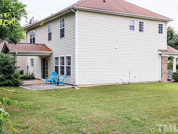3rd image of 323 Ashdale Dr