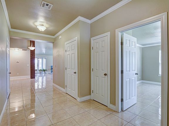 3rd image of 1400 Greenway Dr