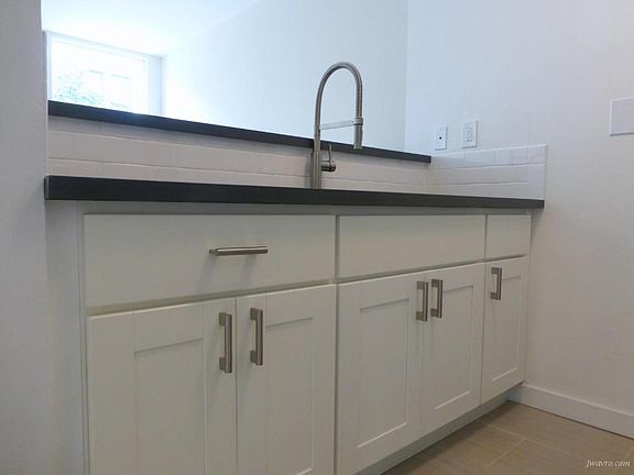 2nd image of 2920 Polk St APT 2