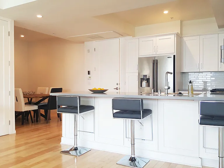 738 S Ogden Dr — Photo 19