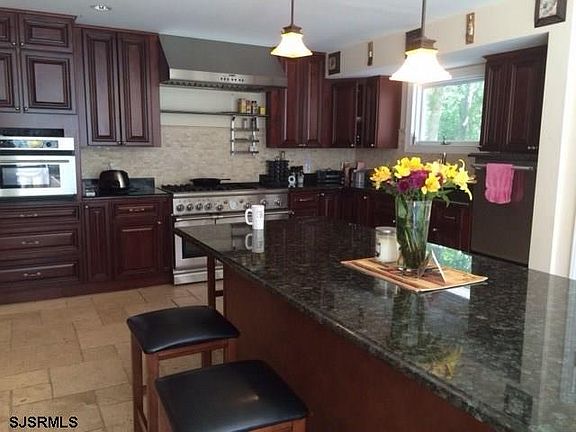 2nd image of 369 Beachwood Dr