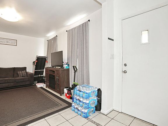 5th image of 61 Malcolm Ave Floor 1