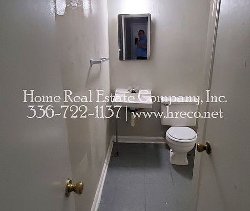 3rd image of 2326 N Cherry St APT B