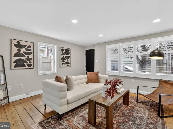 1107 Earl St, Philadelphia, PA 19125