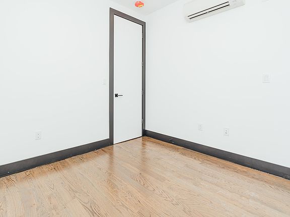 5th image of 277 Evergreen Ave #1H