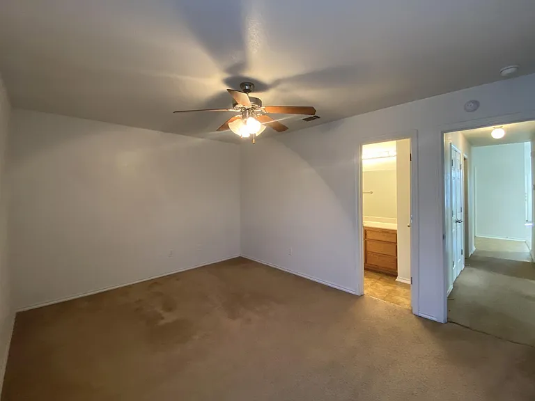 2912 Ashley Dr — Photo 3