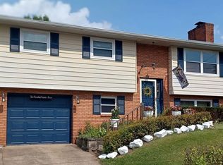 1025 Greenland Cir, South Charleston, WV 25309