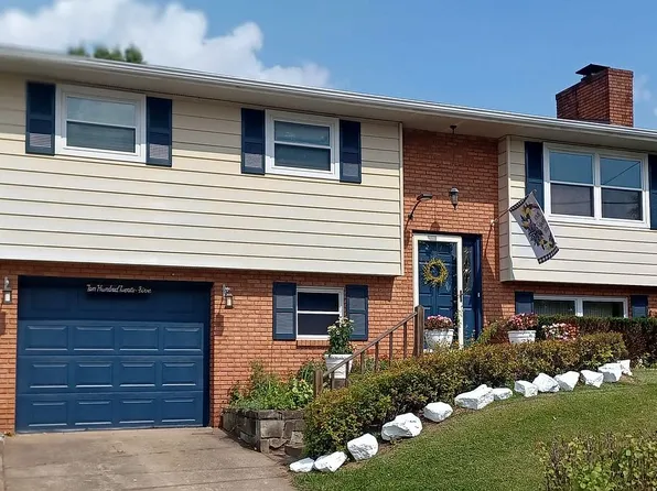 1025 Greenland Cir, South Charleston, WV 25309