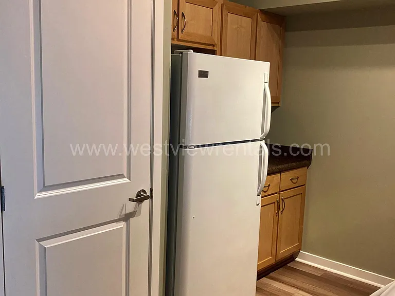200 E Maple St — Photo 343
