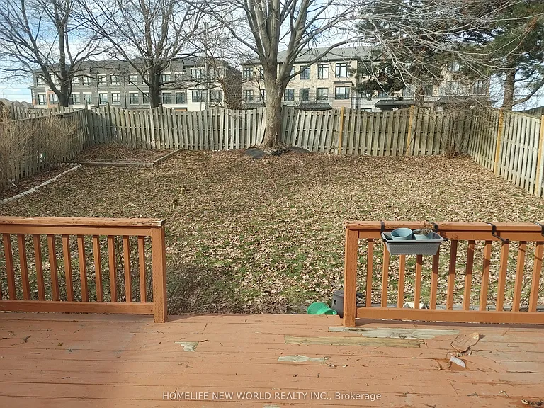 50 Michener Cres — Photo 26