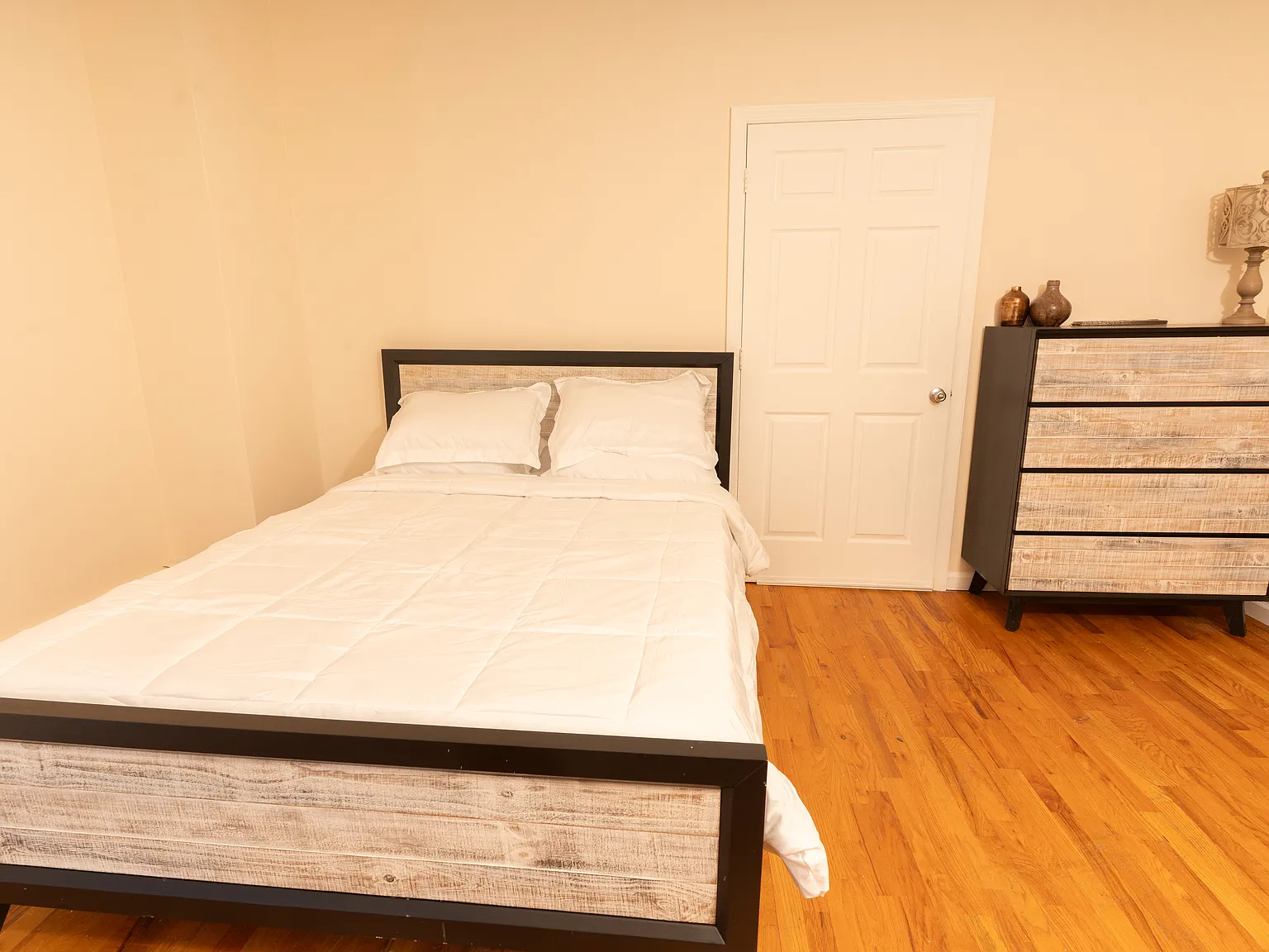 3 bed, $2,400 — Photo 3