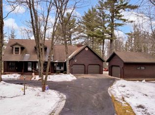 2916 Parkway Dr, Stevens Point, WI 54481