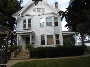 311 W Mason St, Lena, IL 61048