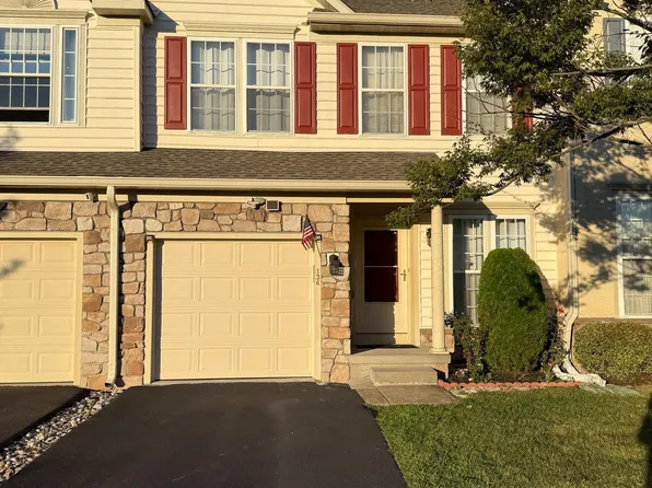 136 N Savanna Dr, Pottstown, PA 19465