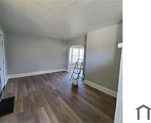1377 Aberdeen Ave — Photo 3