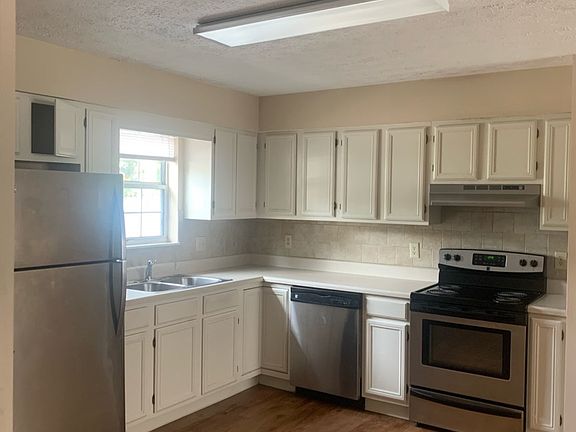 3rd image of 2517 Cedar Ln #1