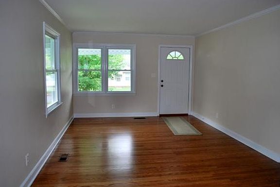 5th image of 1372 Garden Dr
