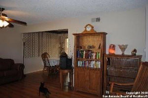4th image of 115 W Silver Sands Dr
