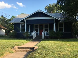 1121 W 7th St, Taylor, TX 76574