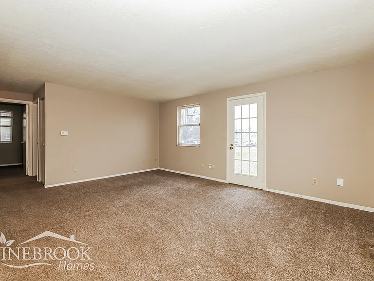 7564 Pomeranian Dr — Photo 5