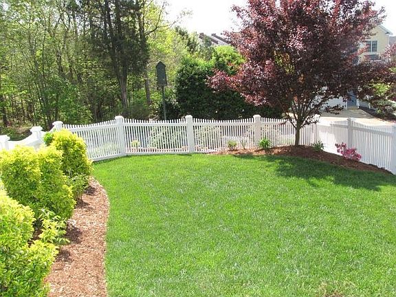 Fenced Rear Yard