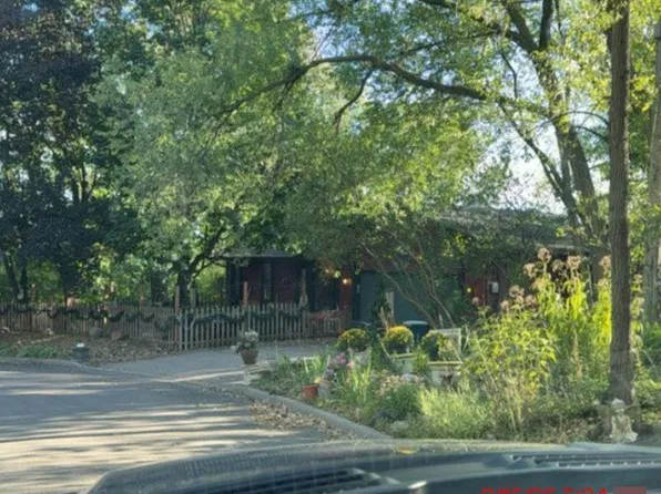 2301 Crestview Ave, Golden Valley, MN 55422