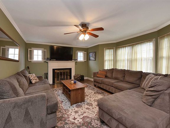 3rd image of 22 Argyle Pl