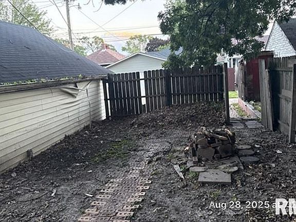 3rd image of 2506 20th Ave