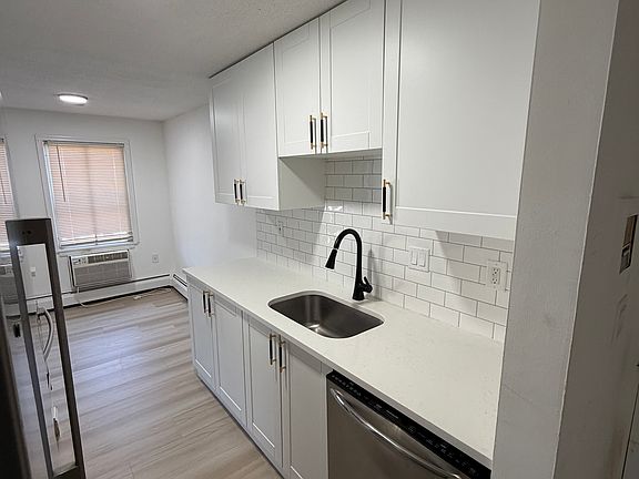 3rd image of 45 Jefferson Rd Unit 3-5