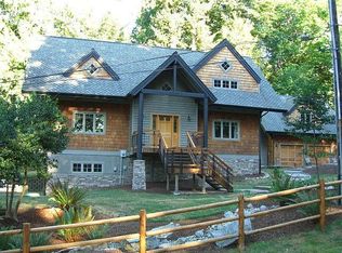 8801 NE Spargur Loop Rd, Bainbridge Island, WA 98110