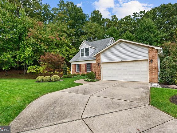 4th image of 822 Boatswain Way