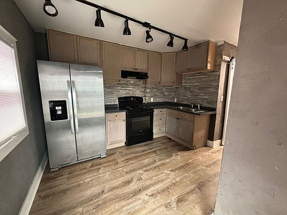 3rd image of 611 Taylor Ave