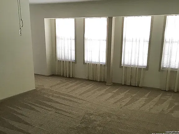 723 Executive Dr — Photo 3