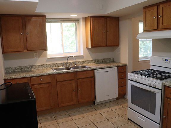 2nd image of 8323 Delmar Blvd APT 2E