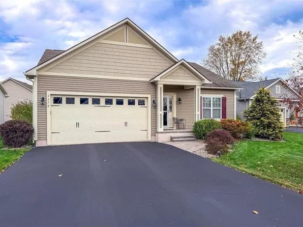 3279 Twilight Ct, Baldwinsville, NY 13027