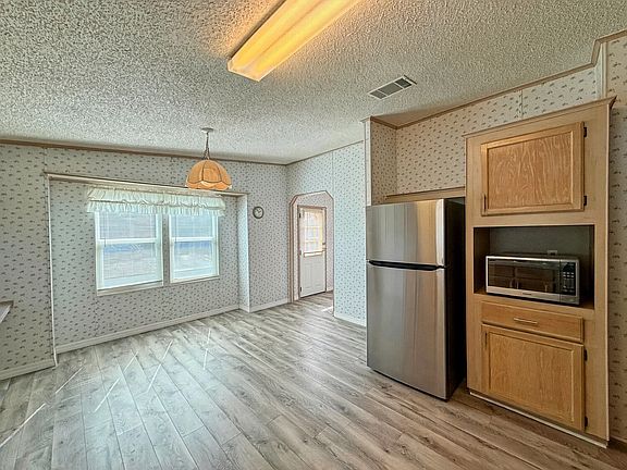 5th image of 5641 Columbia Dr #5641