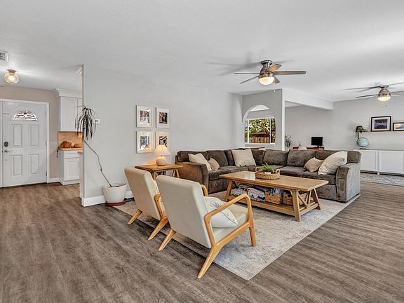 2nd image of 3469 Meadowbrook Drive