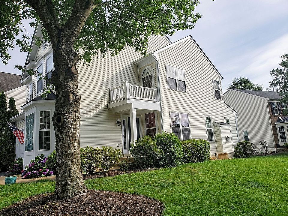 2nd image of 14570 Crown Hollow Ct