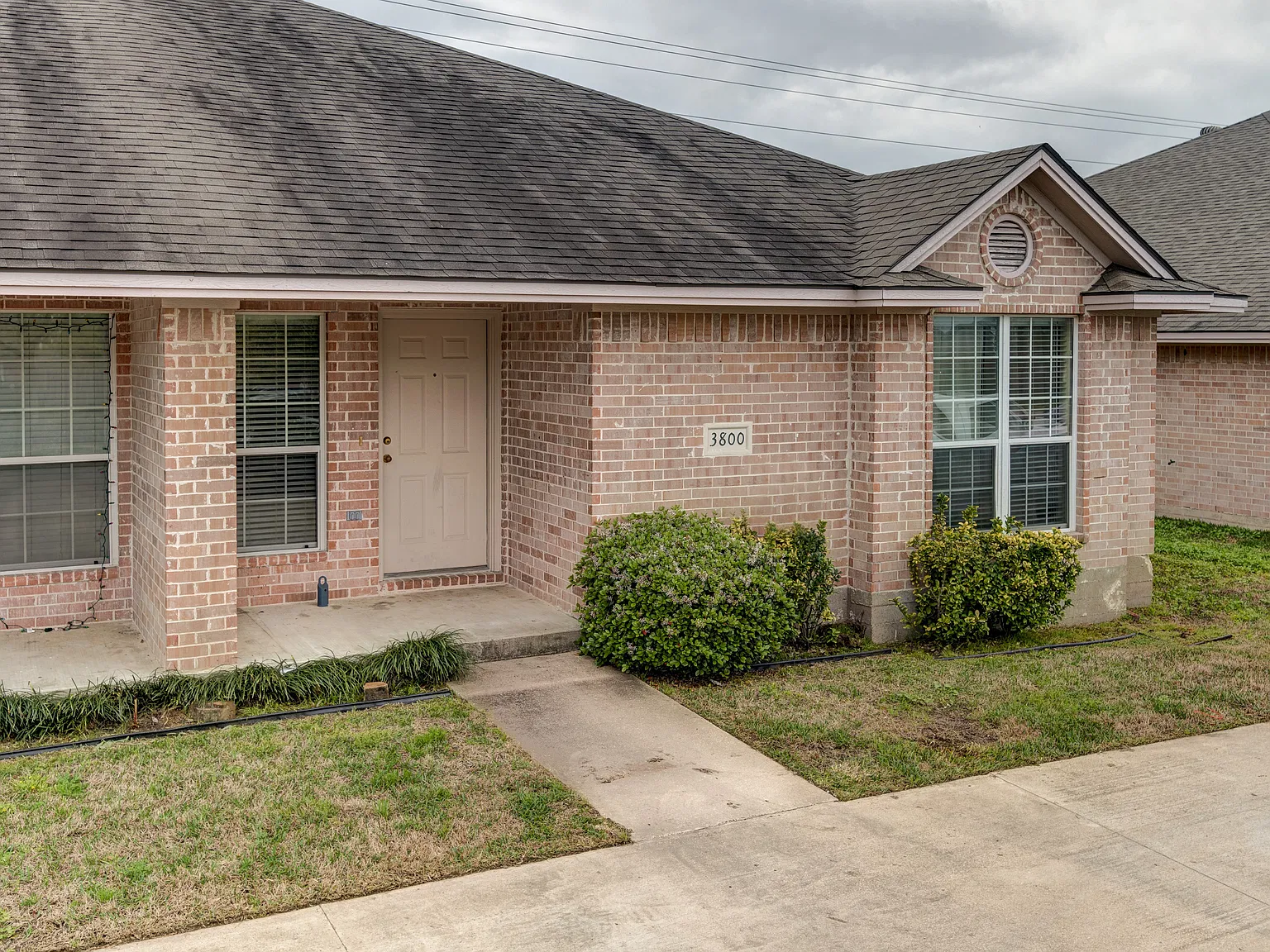 3 bed, 1373 sqft, $1,500 — Photo 2