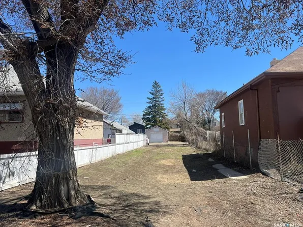 1657 Toronto STREET, Regina, SK S4P 1M3