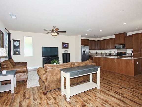 5th image of 1607 Bonanza Ln